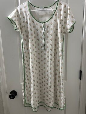 Women’s Floral Button-Front Nightshirt - White with Green Trim